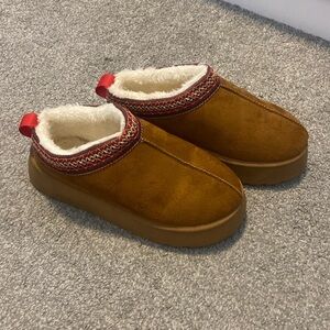 Women’s Slippers
